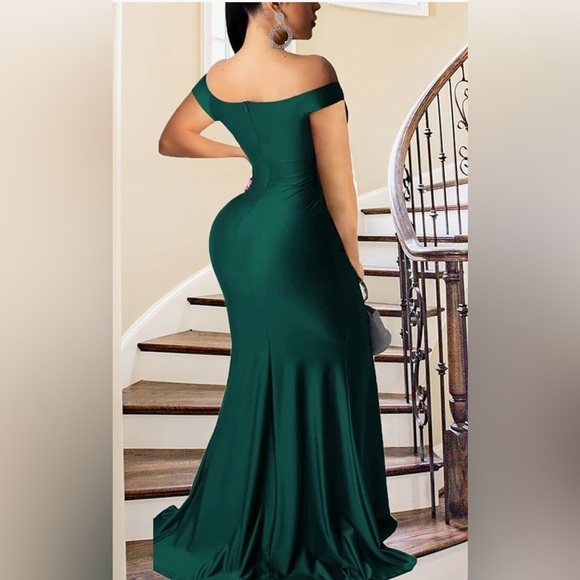 Strapless Emerald Green Evening Dress - Picture 5 of 8
